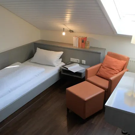 Hotel An Der Linde 2*